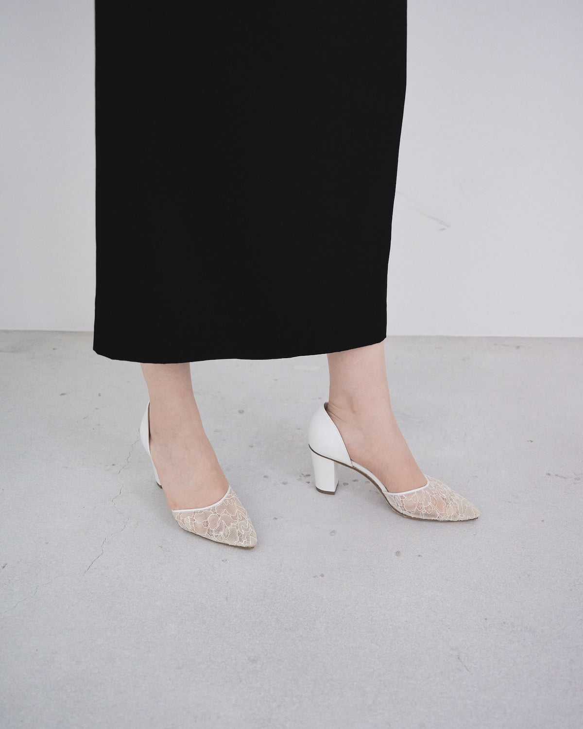 Lace Open-Side Pumps