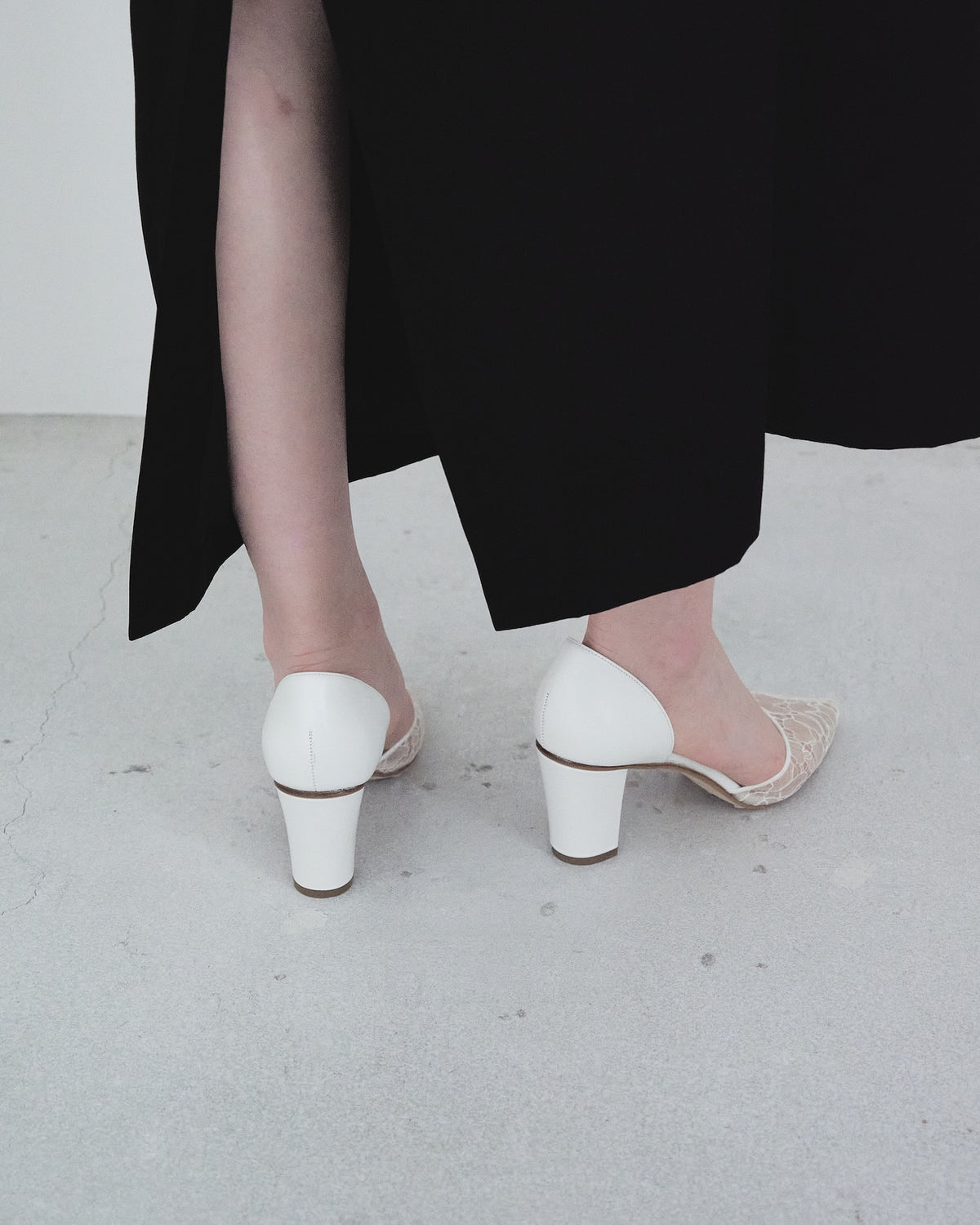 Lace Open-Side Pumps